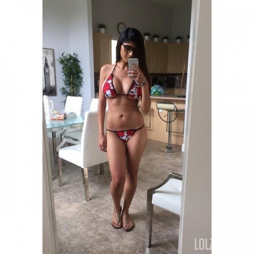 Mia-Khalifa-selfie.jpg